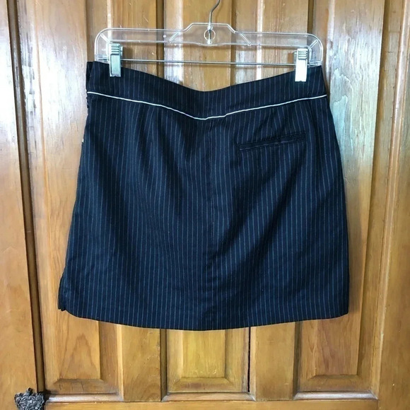 IZOD  Golf Skort - Picture 6 of 9